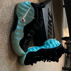 AIR FOAMPOSITE PRO 'ISLAND GREEN' GENTLY USED SIZE: 10.5